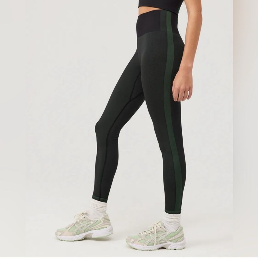 Outdoor Voices SeamlessSmooth 7/8 Leggings Black Evergreen EUC